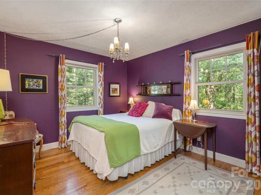 906 Indian Hill Road, Hendersonville, NC 28792.  MLS# CAR4425706, YatesRealty ID 51354. 