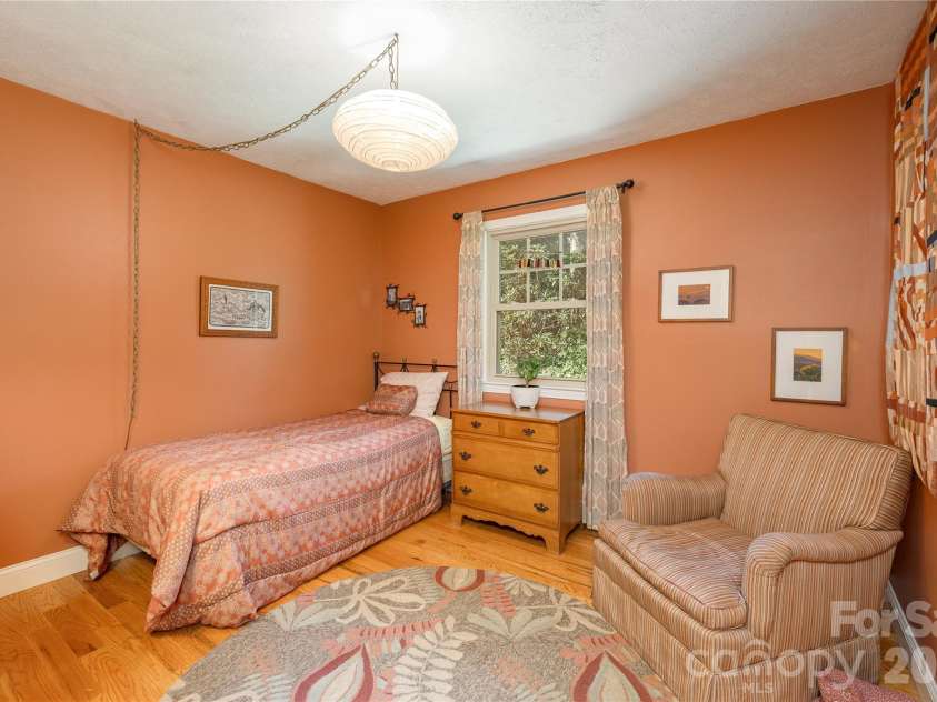 906 Indian Hill Road, Hendersonville, NC 28792.  MLS# CAR4425706, YatesRealty ID 51354. 