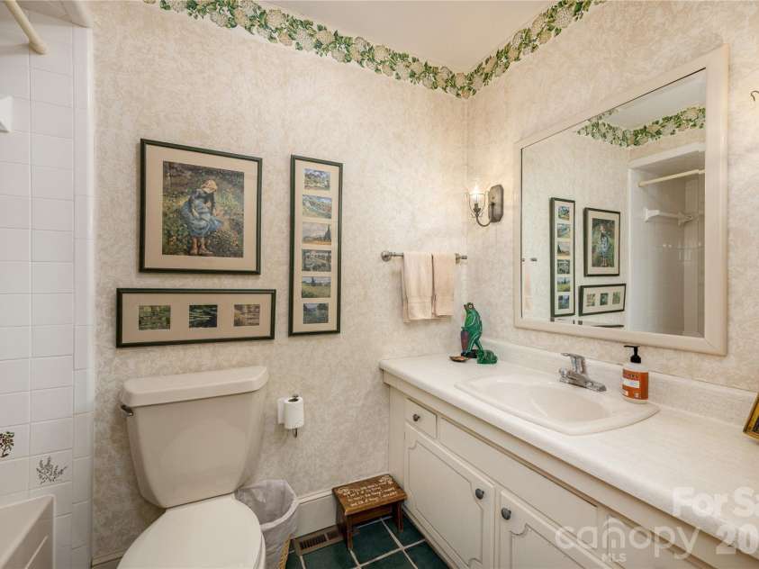 906 Indian Hill Road, Hendersonville, NC 28792.  MLS# CAR4425706, YatesRealty ID 51354. 