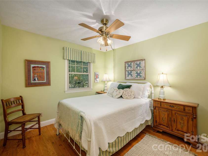 906 Indian Hill Road, Hendersonville, NC 28792.  MLS# CAR4425706, YatesRealty ID 51354. 