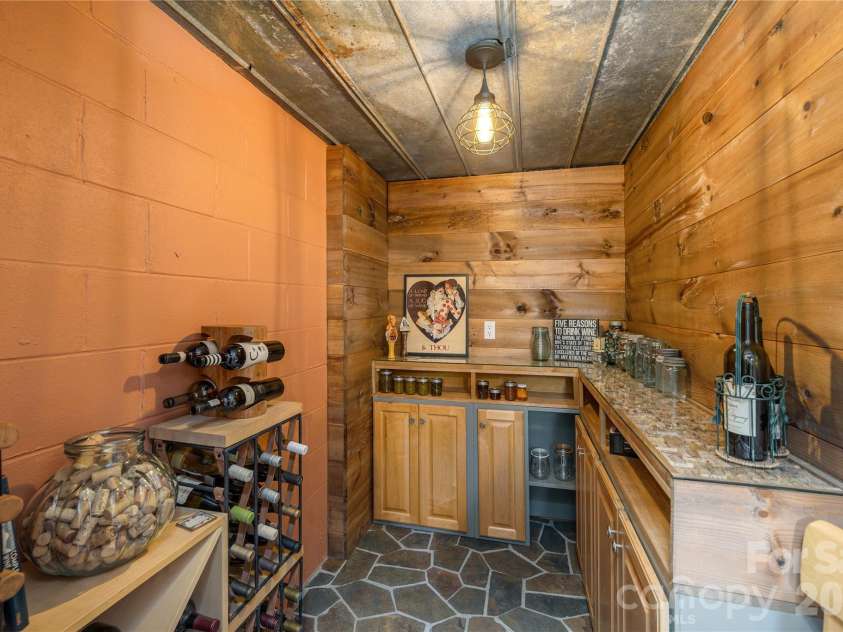 906 Indian Hill Road, Hendersonville, NC 28792.  MLS# CAR4425706, YatesRealty ID 51354. 