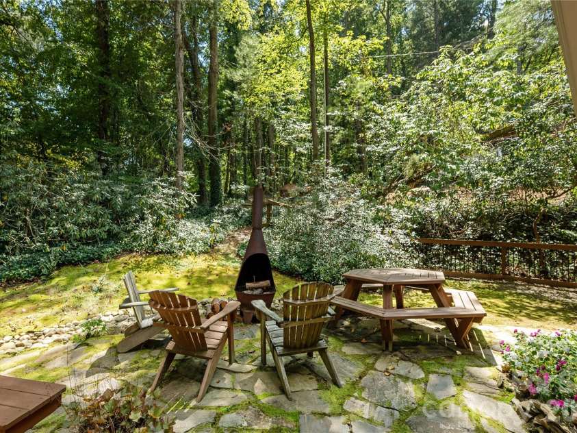 906 Indian Hill Road, Hendersonville, NC 28792.  MLS# CAR4425706, YatesRealty ID 51354. 