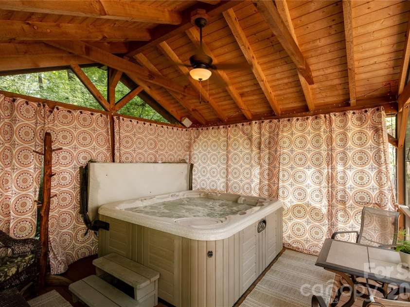 906 Indian Hill Road, Hendersonville, NC 28792.  MLS# CAR4425706, YatesRealty ID 51354. 