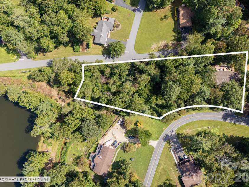 906 Indian Hill Road, Hendersonville, NC 28792.  MLS# CAR4425706, YatesRealty ID 51354. 