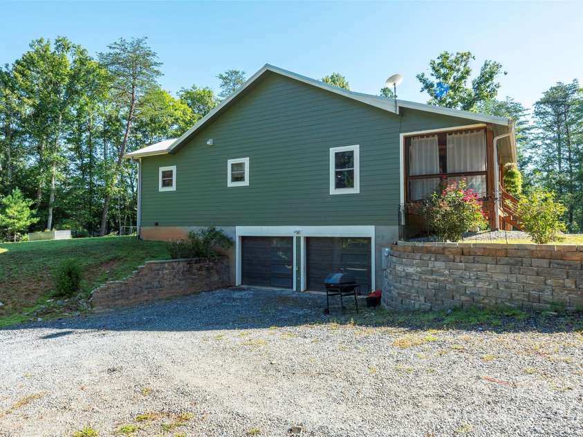 335 James View Road, Marion, NC 28752.  MLS# CAR4425169, YatesRealty ID 51355. 