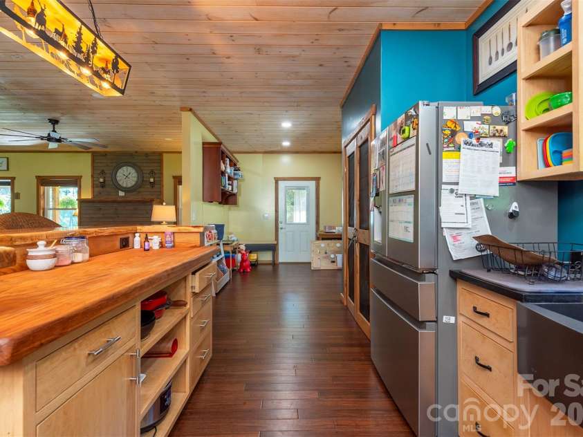 335 James View Road, Marion, NC 28752.  MLS# CAR4425169, YatesRealty ID 51355. 