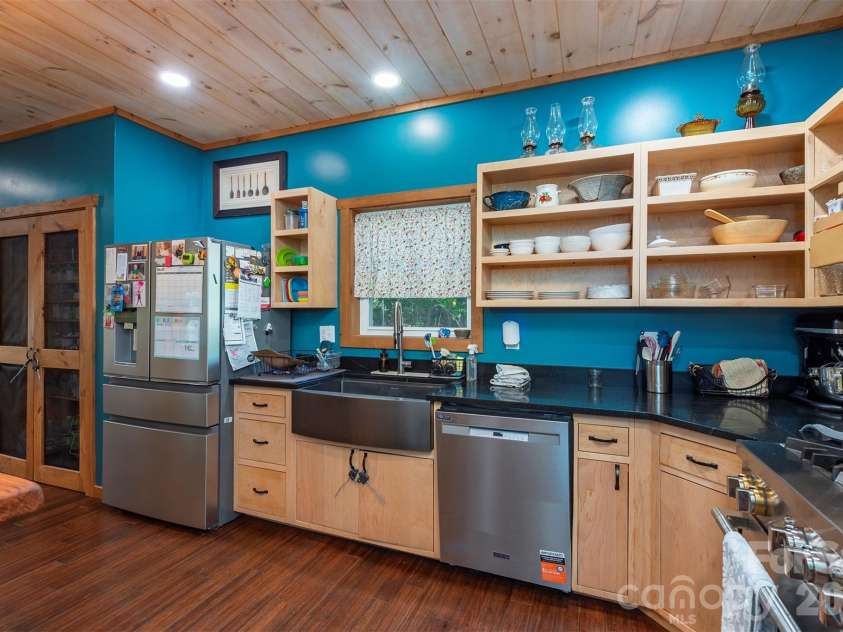 335 James View Road, Marion, NC 28752.  MLS# CAR4425169, YatesRealty ID 51355. 