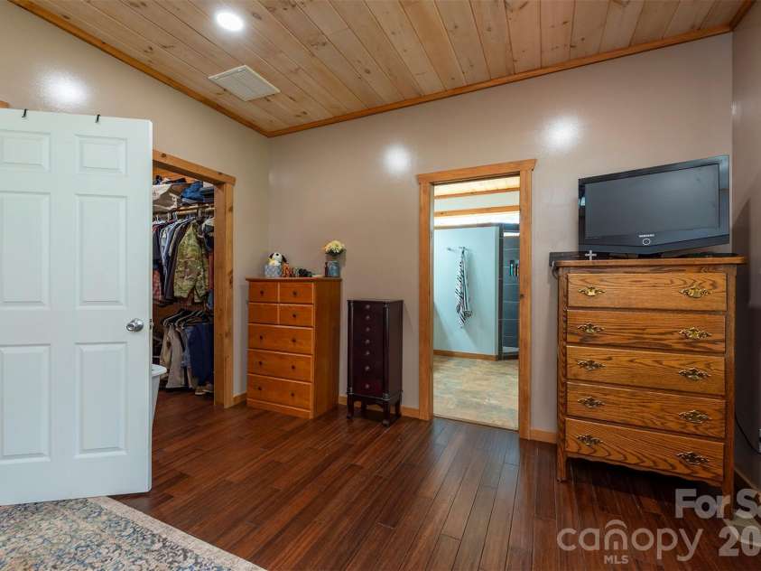 335 James View Road, Marion, NC 28752.  MLS# CAR4425169, YatesRealty ID 51355. 