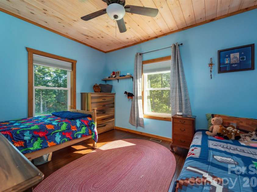 335 James View Road, Marion, NC 28752.  MLS# CAR4425169, YatesRealty ID 51355. 