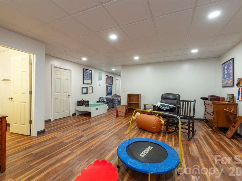 335 James View Road, Marion, NC 28752.  MLS# CAR4425169, YatesRealty ID 51355. 