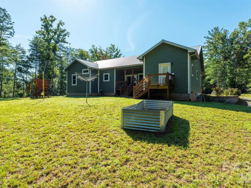 335 James View Road, Marion, NC 28752.  MLS# CAR4425169, YatesRealty ID 51355. 