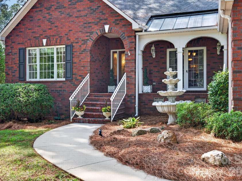 190 Bonaventure Drive, Salisbury, NC 28147.  MLS# CAR4425766, YatesRealty ID 51359. 