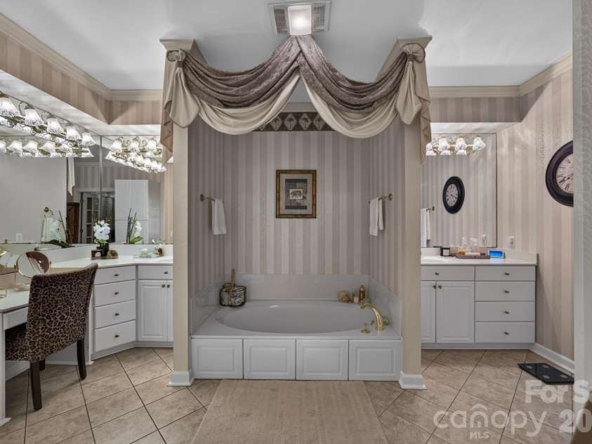 190 Bonaventure Drive, Salisbury, NC 28147.  MLS# CAR4425766, YatesRealty ID 51359. 