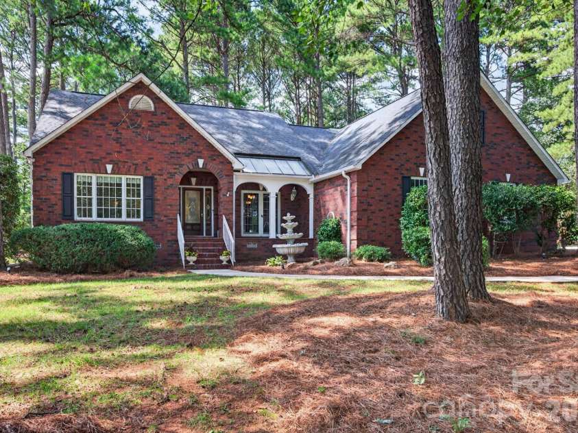 190 Bonaventure Drive, Salisbury, NC 28147.  MLS# CAR4425766, YatesRealty ID 51359. 