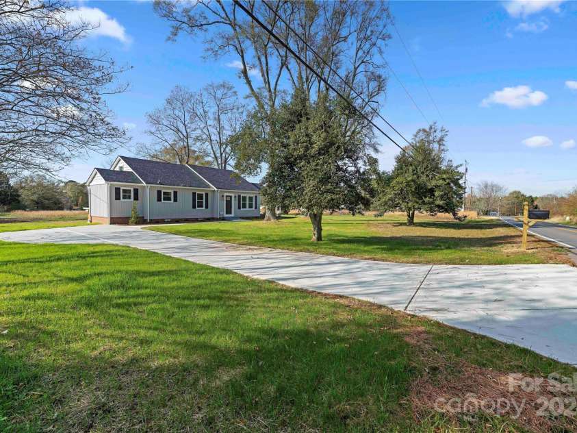 1816 Sulphur Springs Road, Shelby, NC 28152.  MLS# CAR4190451, YatesRealty ID 5136. Front