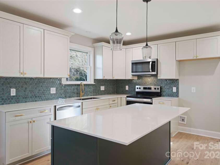 1816 Sulphur Springs Road, Shelby, NC 28152.  MLS# CAR4190451, YatesRealty ID 5136. Kitchen