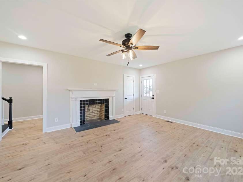 1816 Sulphur Springs Road, Shelby, NC 28152.  MLS# CAR4190451, YatesRealty ID 5136. Living Room