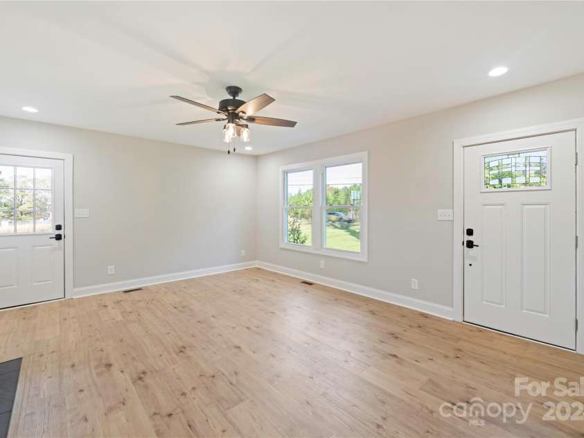 1816 Sulphur Springs Road, Shelby, NC 28152.  MLS# CAR4190451, YatesRealty ID 5136. Living Room