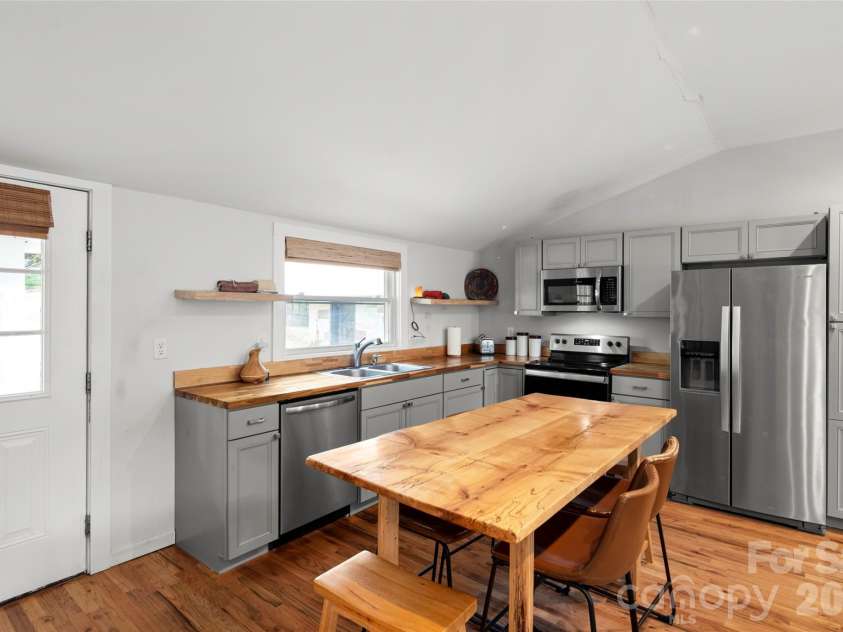 28 Long Cove Road, Candler, NC 28715.  MLS# CAR4425807, YatesRealty ID 51360. 