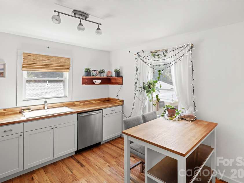 28 Long Cove Road, Candler, NC 28715.  MLS# CAR4425807, YatesRealty ID 51360. 