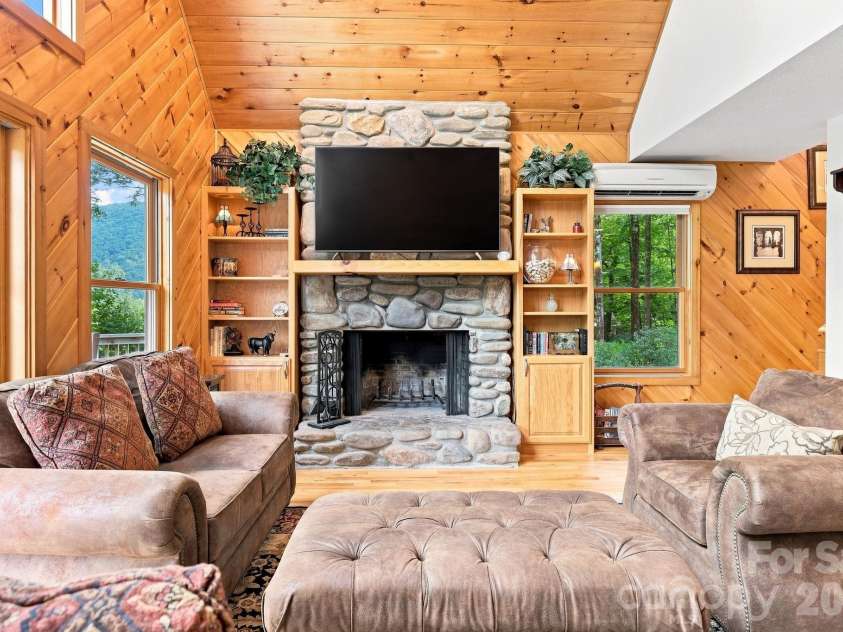 1055 Winter Star Loop, Burnsville, NC 28714.  MLS# CAR4424169, YatesRealty ID 51364. 