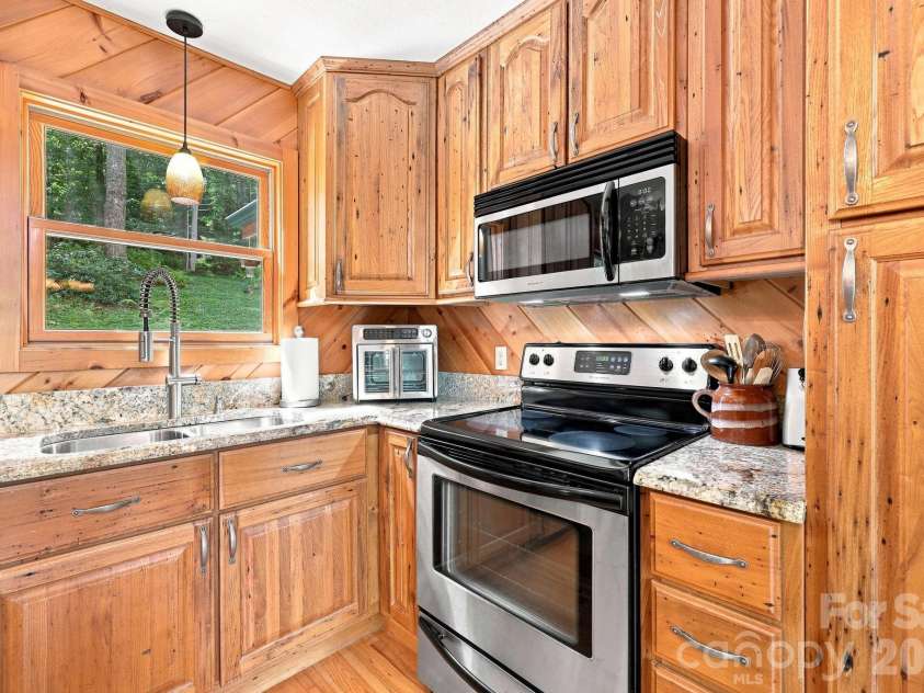 1055 Winter Star Loop, Burnsville, NC 28714.  MLS# CAR4424169, YatesRealty ID 51364. 