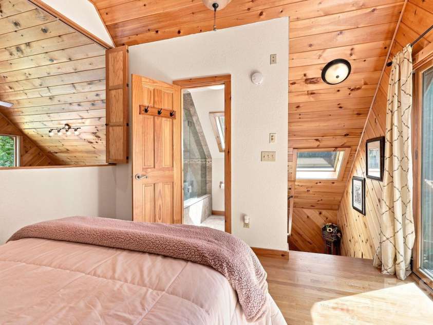 1055 Winter Star Loop, Burnsville, NC 28714.  MLS# CAR4424169, YatesRealty ID 51364. 
