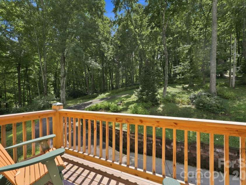 1055 Winter Star Loop, Burnsville, NC 28714.  MLS# CAR4424169, YatesRealty ID 51364. 