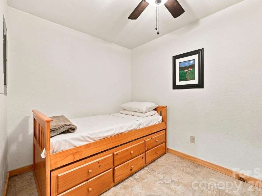 1055 Winter Star Loop, Burnsville, NC 28714.  MLS# CAR4424169, YatesRealty ID 51364. 