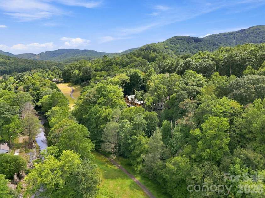 1055 Winter Star Loop, Burnsville, NC 28714.  MLS# CAR4424169, YatesRealty ID 51364. 