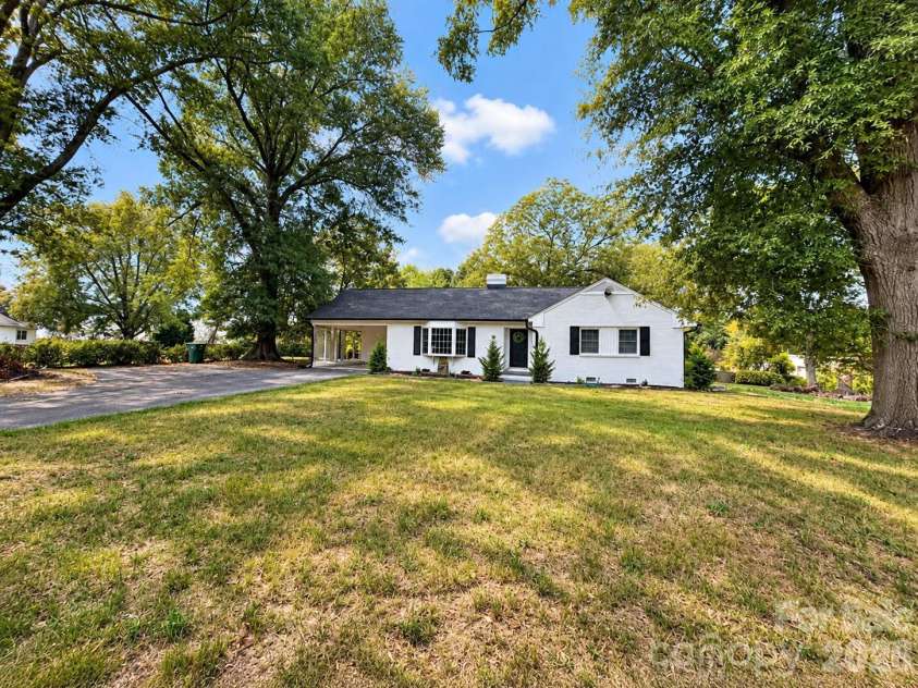 1321 Jenkins Road, Gastonia, NC 28052.  MLS# CAR4425721, YatesRealty ID 51366. 