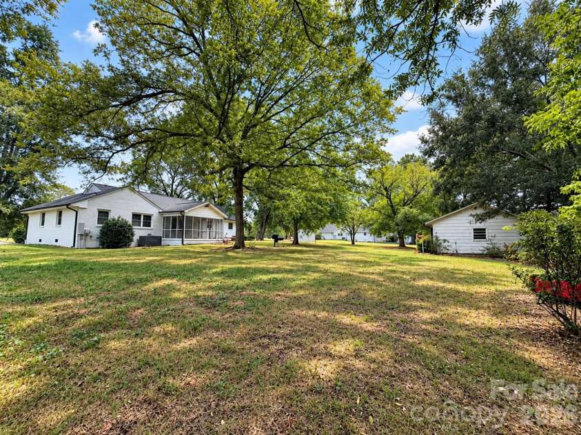 1321 Jenkins Road, Gastonia, NC 28052.  MLS# CAR4425721, YatesRealty ID 51366. 