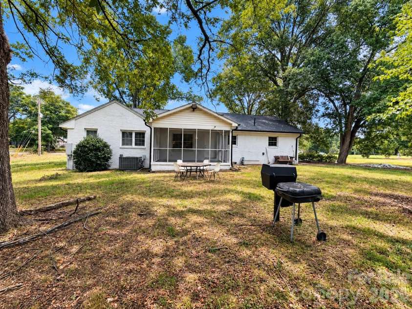 1321 Jenkins Road, Gastonia, NC 28052.  MLS# CAR4425721, YatesRealty ID 51366. 