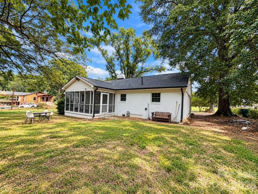 1321 Jenkins Road, Gastonia, NC 28052.  MLS# CAR4425721, YatesRealty ID 51366. 