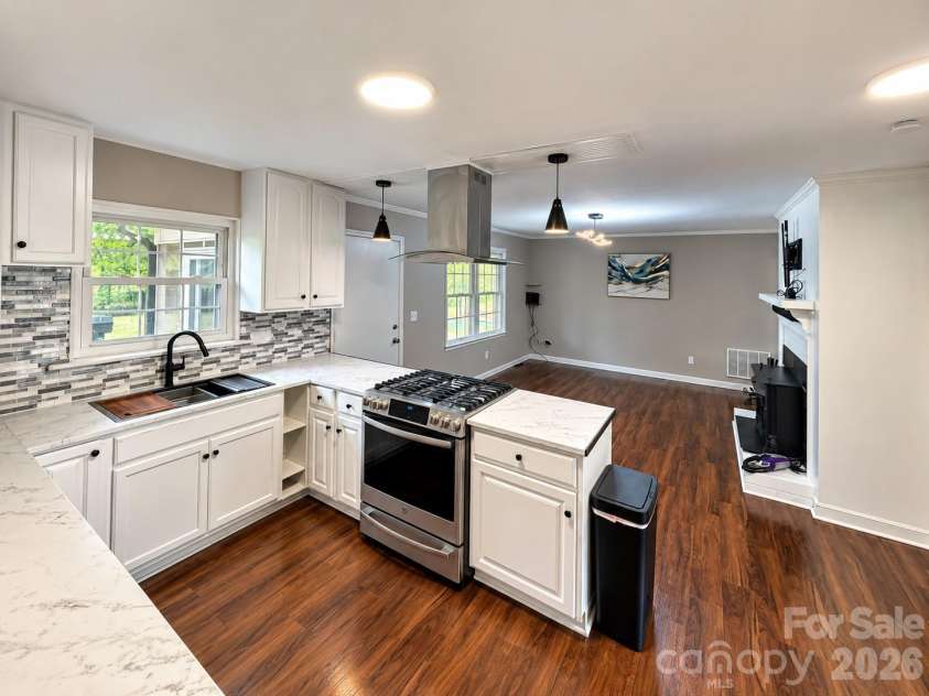 1321 Jenkins Road, Gastonia, NC 28052.  MLS# CAR4425721, YatesRealty ID 51366. 