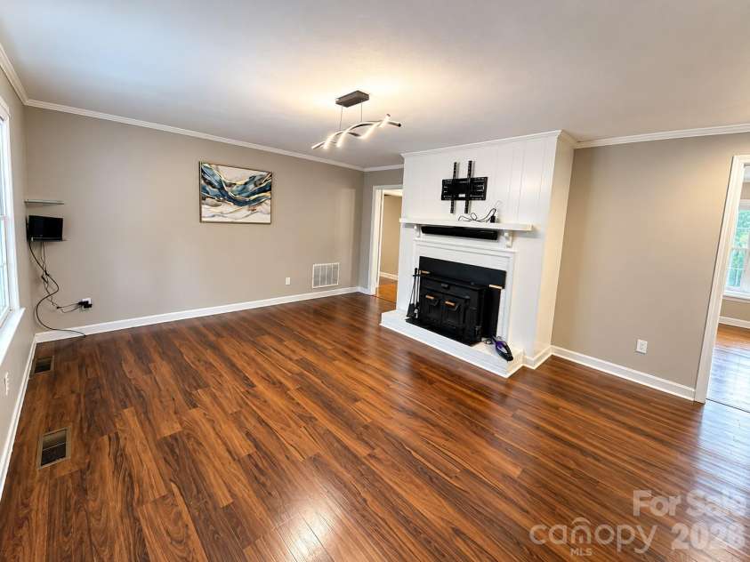 1321 Jenkins Road, Gastonia, NC 28052.  MLS# CAR4425721, YatesRealty ID 51366. 