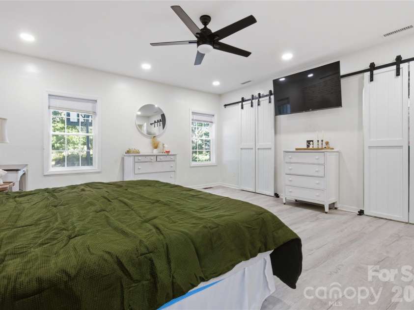 169 Greenbriar Drive, Forest City, NC 28043.  MLS# CAR4396110, YatesRealty ID 51368. 