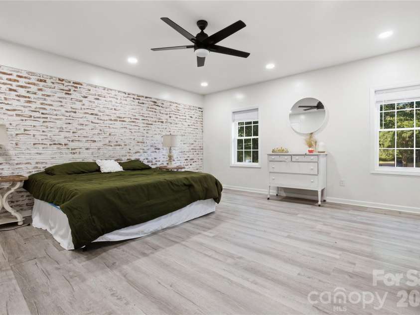 169 Greenbriar Drive, Forest City, NC 28043.  MLS# CAR4396110, YatesRealty ID 51368. 