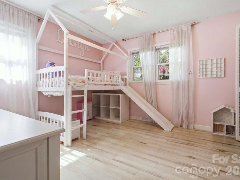 169 Greenbriar Drive, Forest City, NC 28043.  MLS# CAR4396110, YatesRealty ID 51368. 
