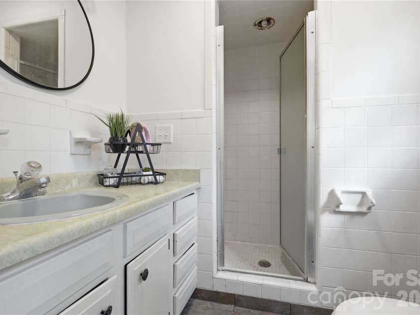 169 Greenbriar Drive, Forest City, NC 28043.  MLS# CAR4396110, YatesRealty ID 51368. 
