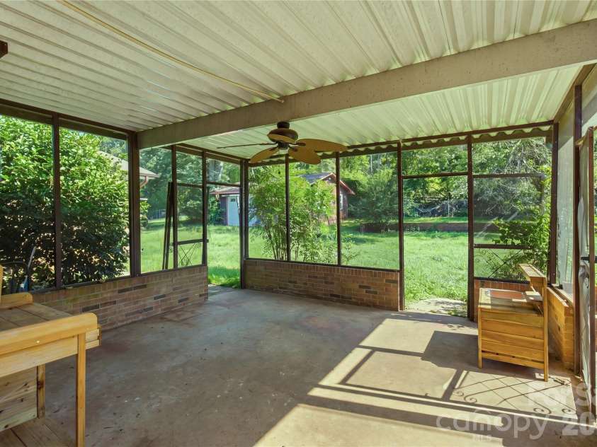 169 Greenbriar Drive, Forest City, NC 28043.  MLS# CAR4396110, YatesRealty ID 51368. 