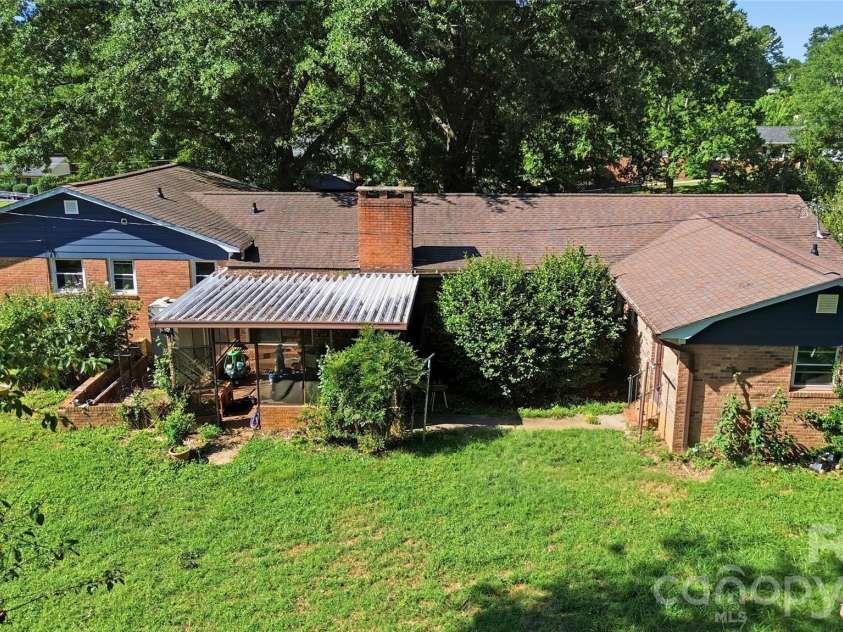 169 Greenbriar Drive, Forest City, NC 28043.  MLS# CAR4396110, YatesRealty ID 51368. 