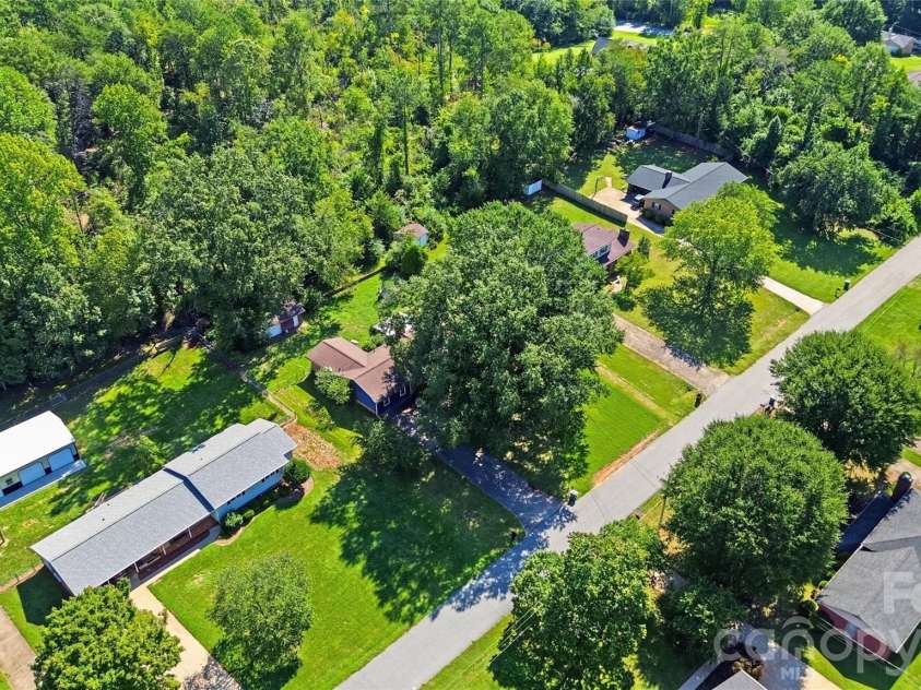 169 Greenbriar Drive, Forest City, NC 28043.  MLS# CAR4396110, YatesRealty ID 51368. 