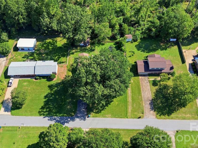 169 Greenbriar Drive, Forest City, NC 28043.  MLS# CAR4396110, YatesRealty ID 51368. 