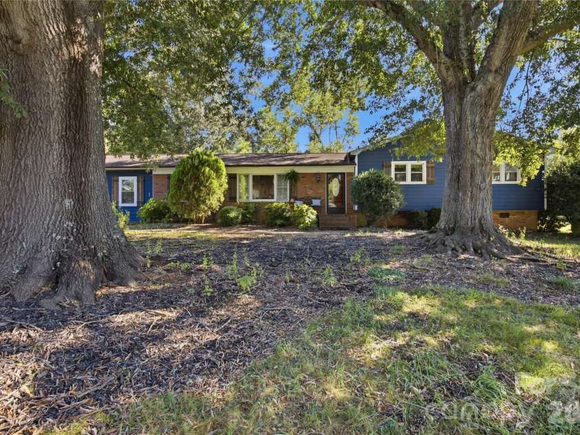 169 Greenbriar Drive, Forest City, NC 28043.  MLS# CAR4396110, YatesRealty ID 51368. 