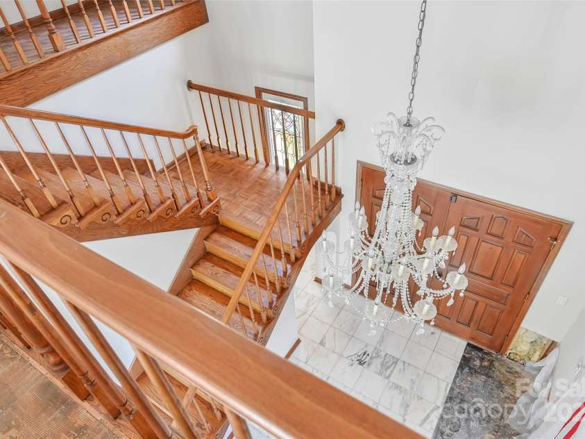 5 Meadow Ridge Drive, Asheville, NC 28804.  MLS# CAR4224351, YatesRealty ID 5137. 