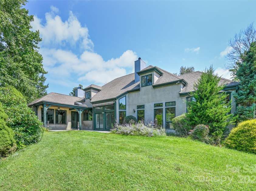 5 Meadow Ridge Drive, Asheville, NC 28804.  MLS# CAR4224351, YatesRealty ID 5137. 