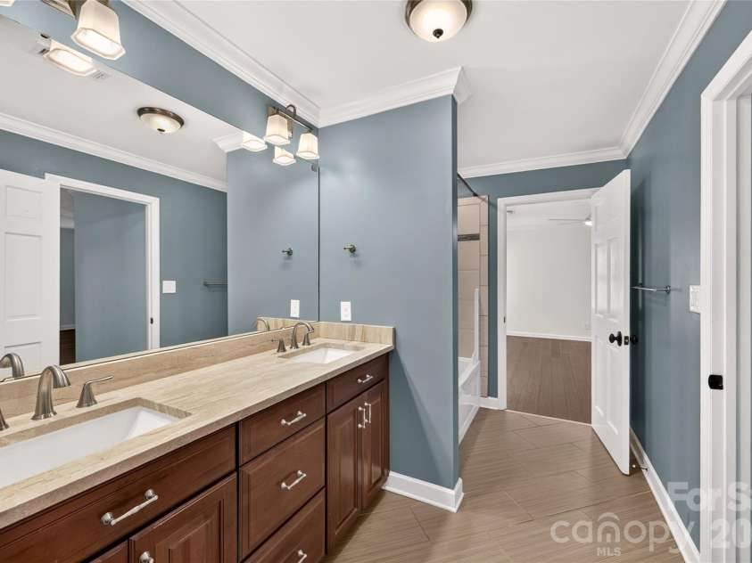 8004 Maremont Court, Charlotte, NC 28270.  MLS# CAR4420252, YatesRealty ID 51371. Bathroom