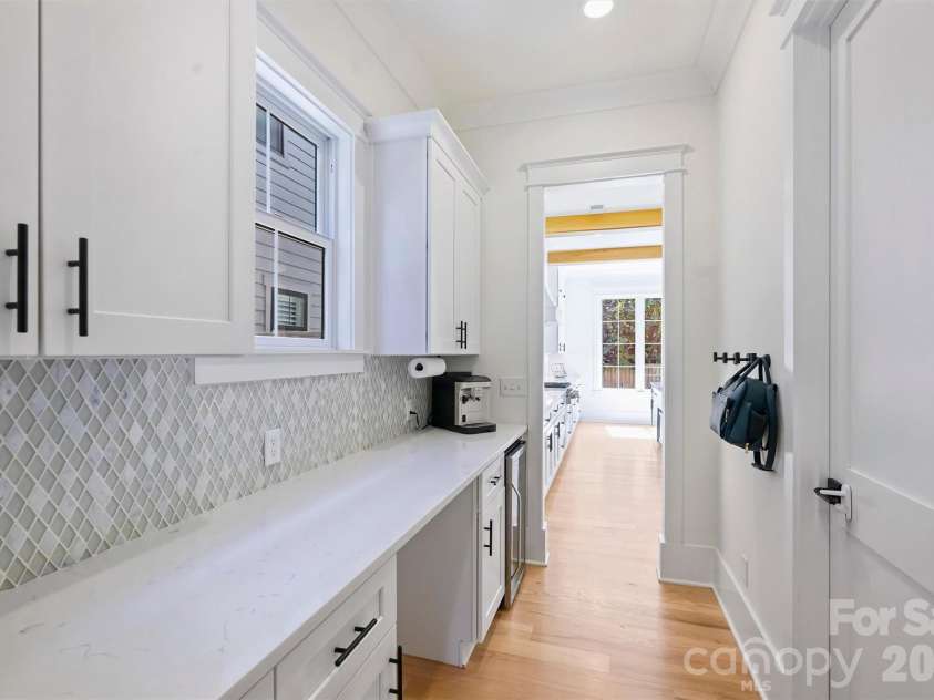3224 Ford Road, Charlotte, NC 28205.  MLS# CAR4424757, YatesRealty ID 51376. 
