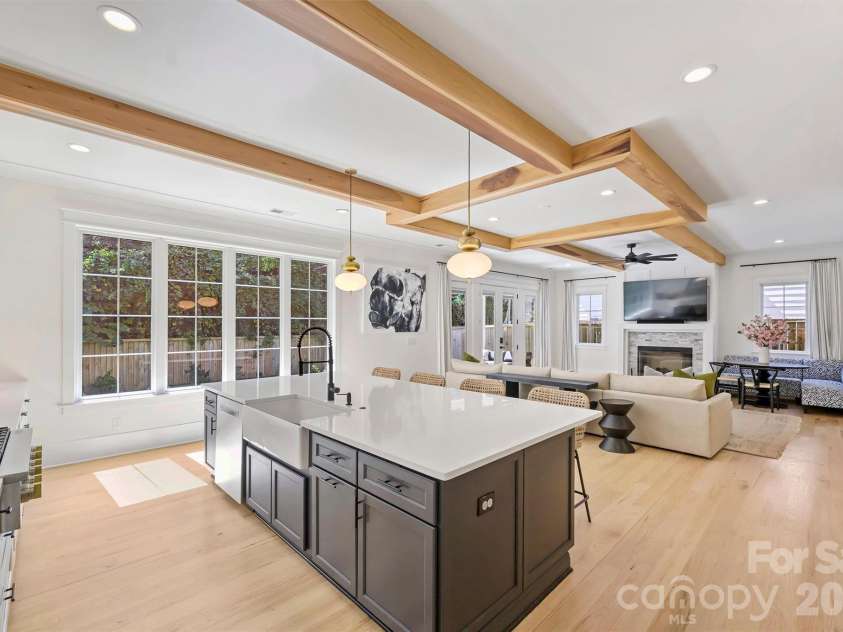 3224 Ford Road, Charlotte, NC 28205.  MLS# CAR4424757, YatesRealty ID 51376. 